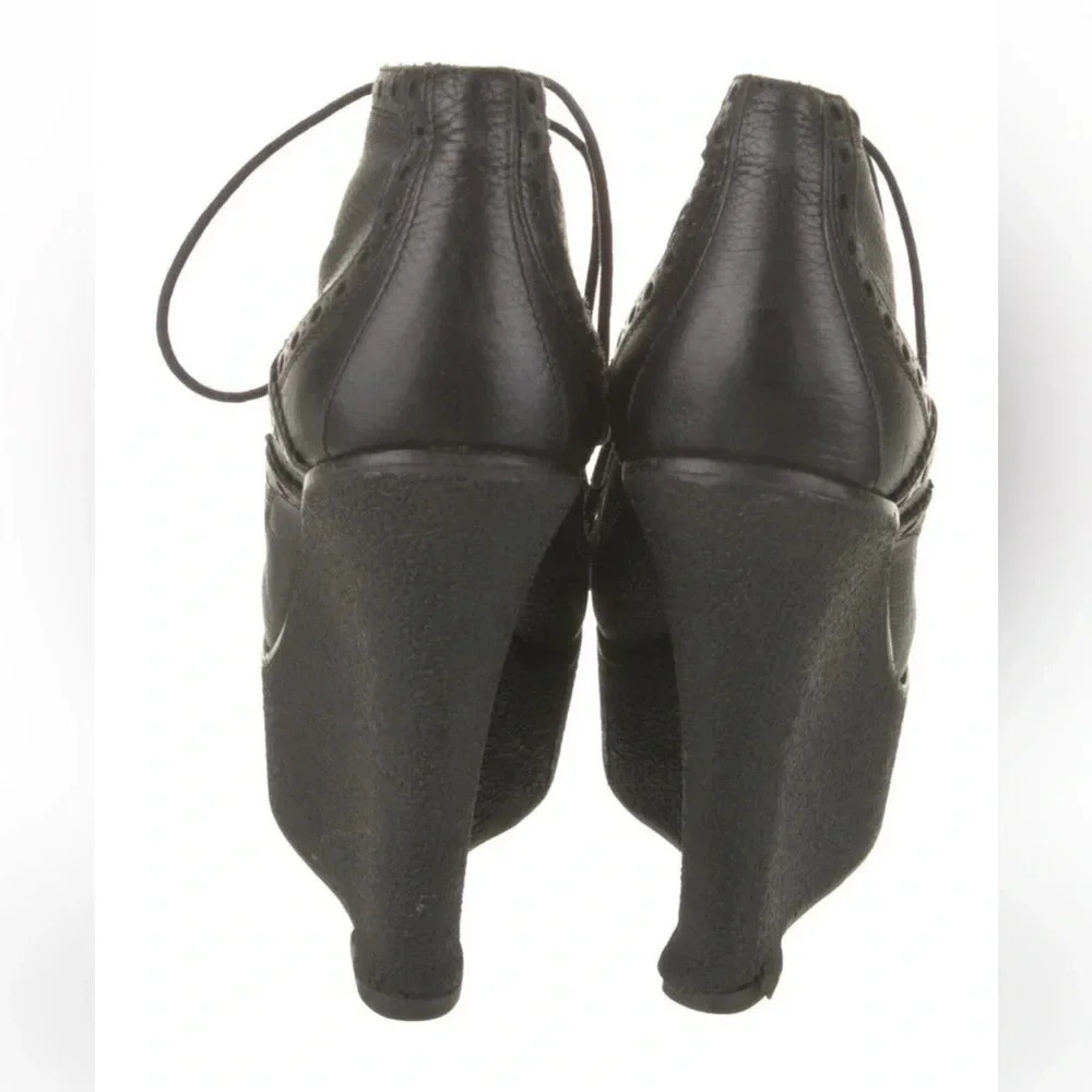 Burberry Leather Ankle Lace-Up Boots size 7 - Picture 3 of 5